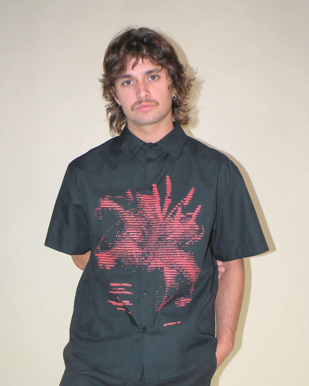 Camisa M/C Negra Flor Impresora 1993