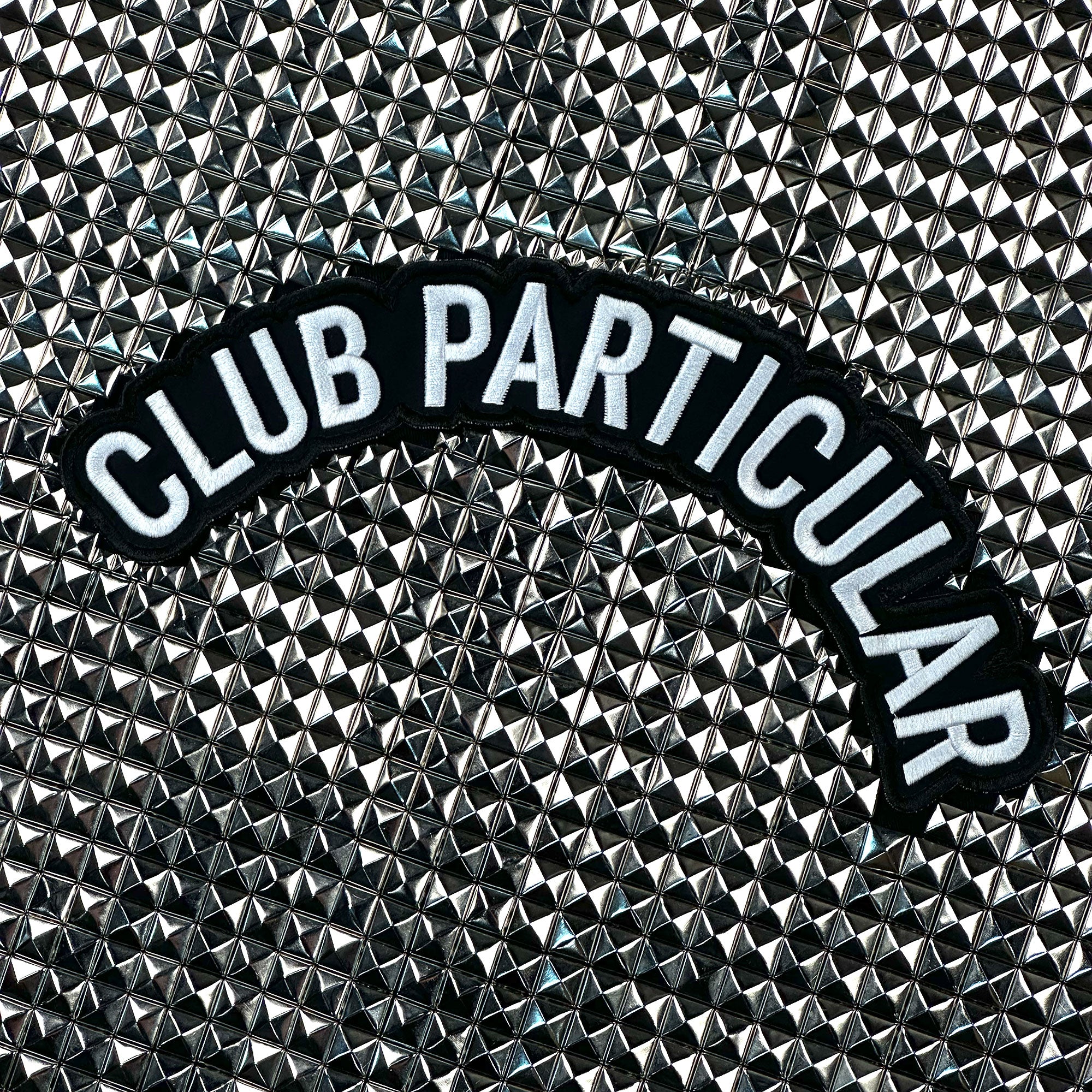 CHAQUETA SIN MANGAS C/TACHAS CLUB PARTICULAR (A PEDIDO)