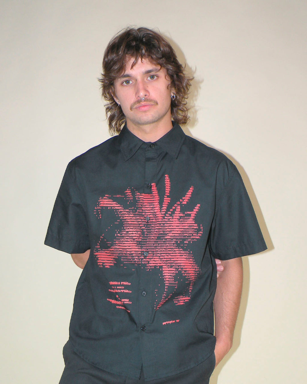 Camisa M/C Negra Flor Impresora 1993