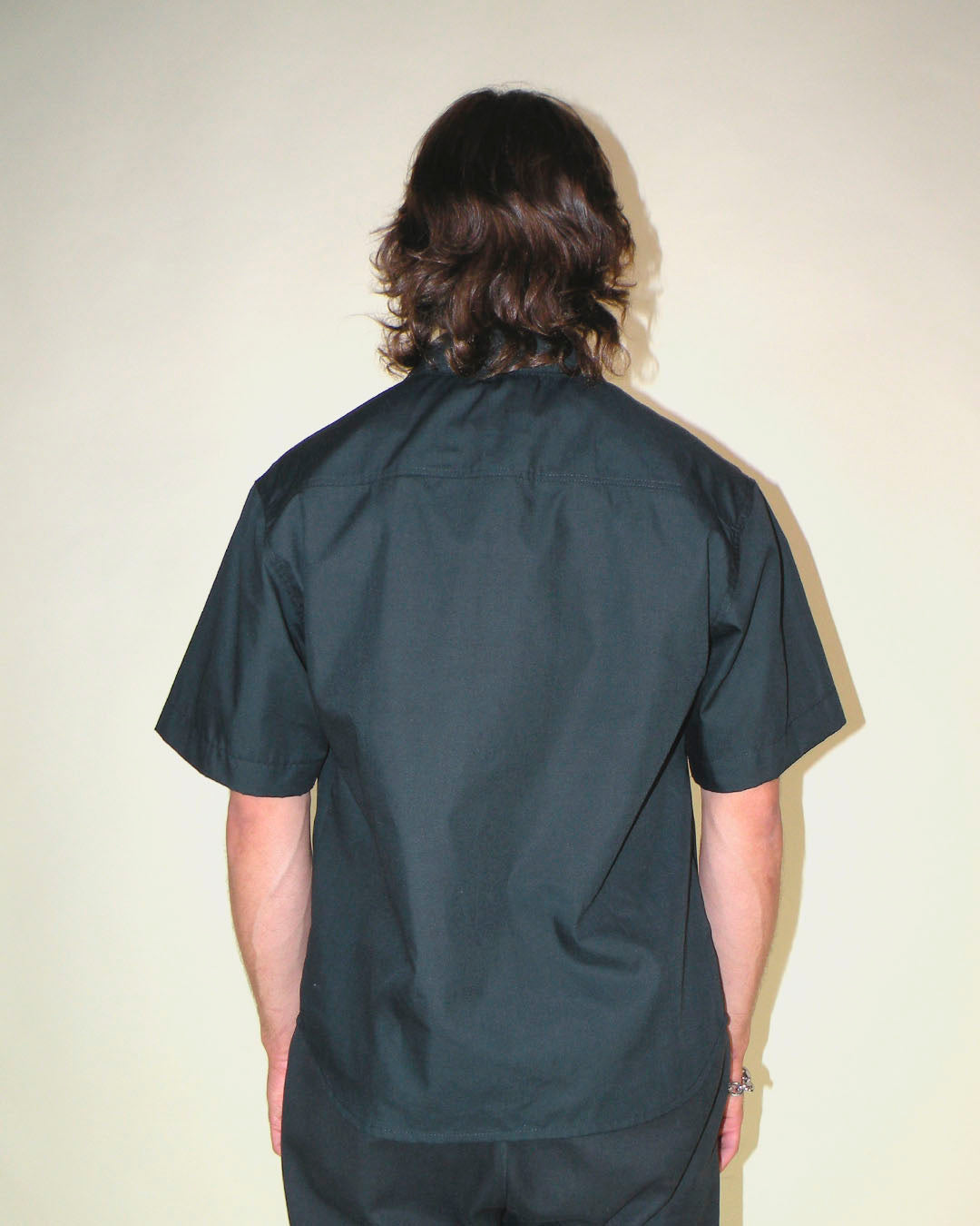 Camisa M/C Negra Flor Impresora 1993