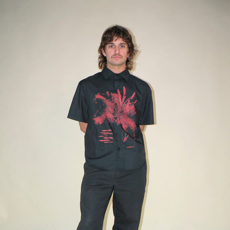 Camisa M/C Negra Flor Impresora 1993