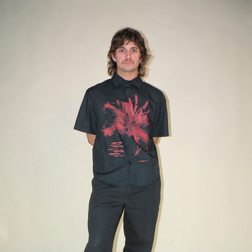 Camisa M/C Negra Flor Impresora 1993