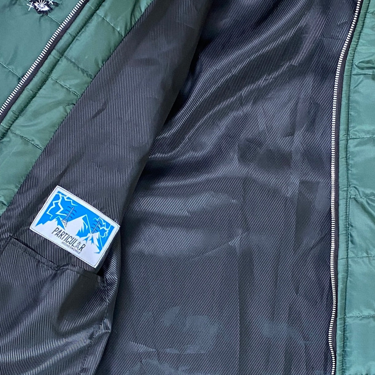 ABRIGO LARGO PUFFER IMPERMEABLE "ANTENA BIBLICA" VERDE BOTELLA