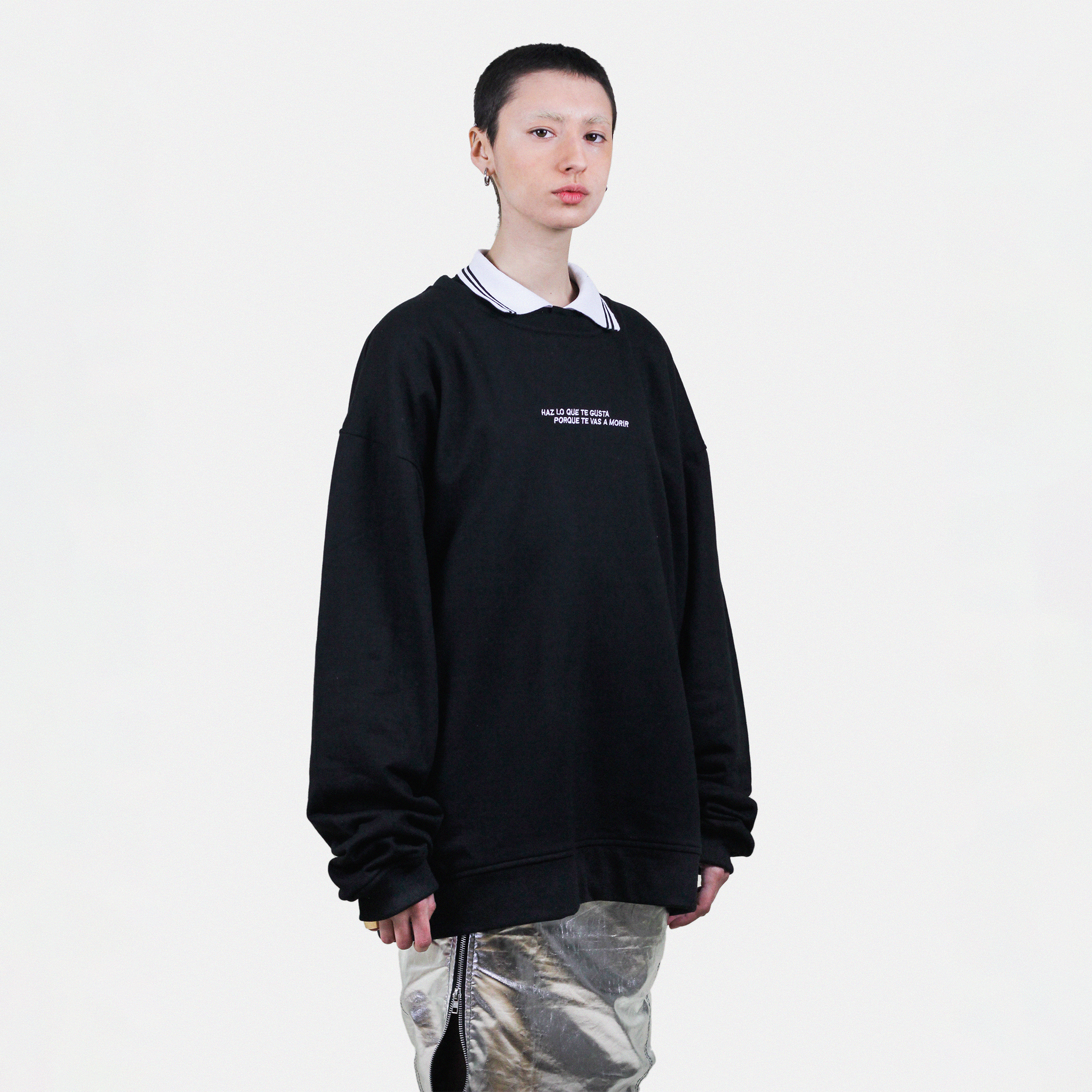 CREWNECK OVERSIZE HAZ LO QUE GUSTA NEGRO